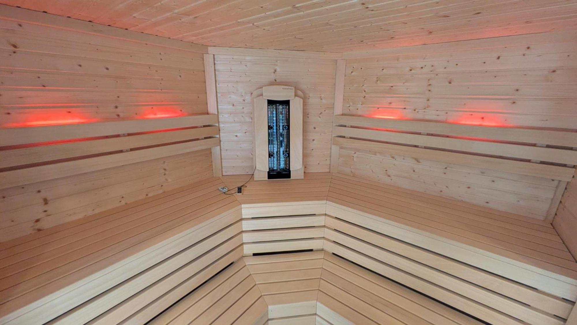 Landhotel Sonneneck - Breuna Im Naturpark エクステリア 写真